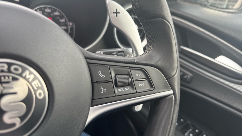 Alfa Romeo Stelvio 2.0 Turbo 280 Speciale 5dr Auto Petrol Estate - Image 36