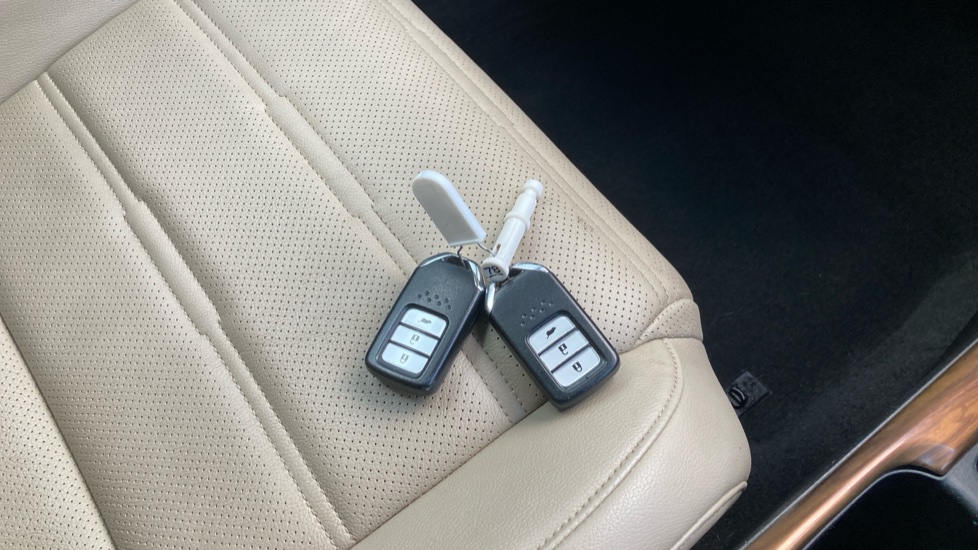 Honda CR-V 1.5 VTEC Turbo SR 5dr CVT Petrol Estate - Image 20