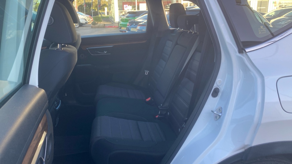 Honda CR-V 1.5 VTEC Turbo SE 5dr CVT Petrol Estate - Image 16
