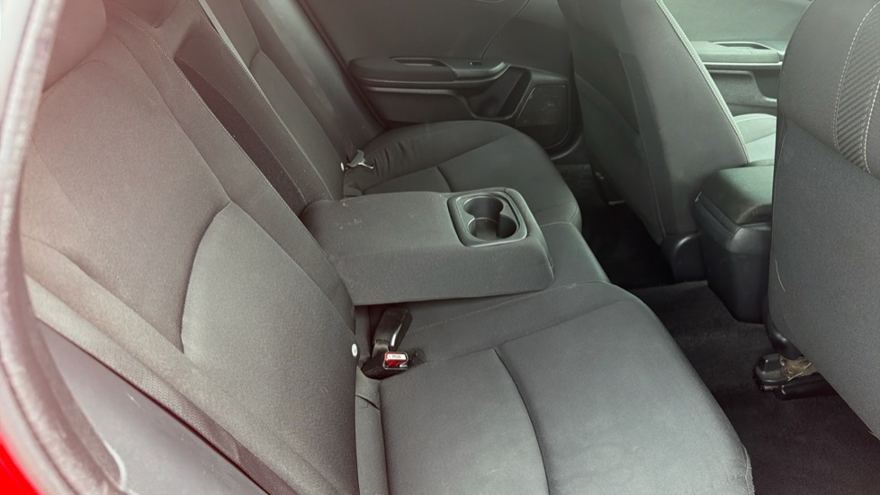 Honda Civic 1.0 VTEC Turbo SR 5dr Petrol Hatchback - Image 40