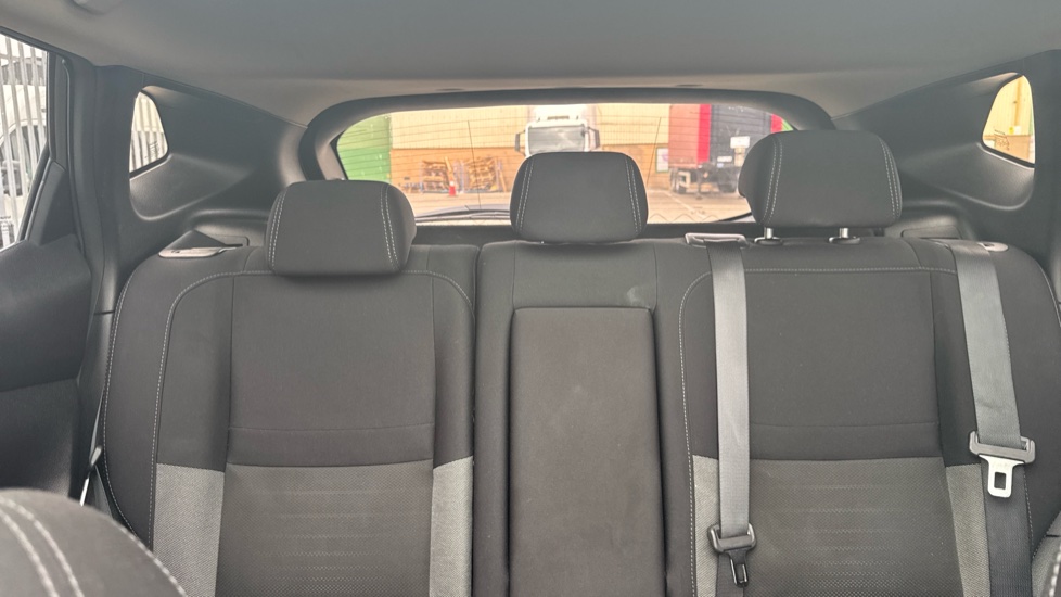 Nissan Qashqai 1.2 DiG-T N-Connecta 5dr Petrol Hatchback - Image 15