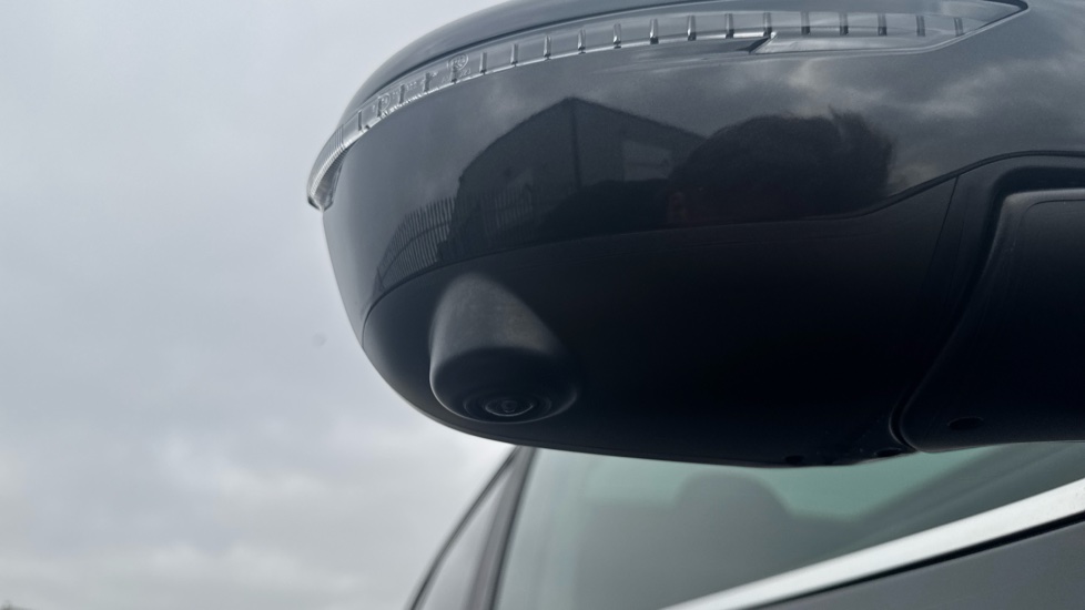 Nissan Qashqai 1.2 DiG-T N-Connecta 5dr Petrol Hatchback - Image 24