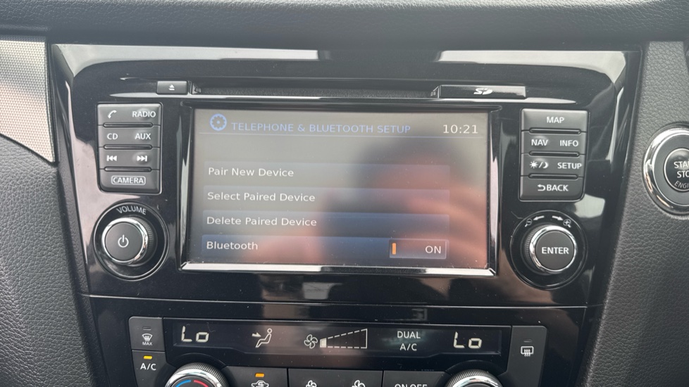 Nissan Qashqai 1.2 DiG-T N-Connecta 5dr Petrol Hatchback - Image 37