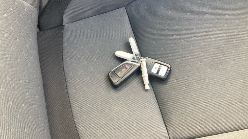 Honda Jazz 1.5 i-MMD Hybrid SE 5dr eCVT Hybrid Hatchback - Image 36