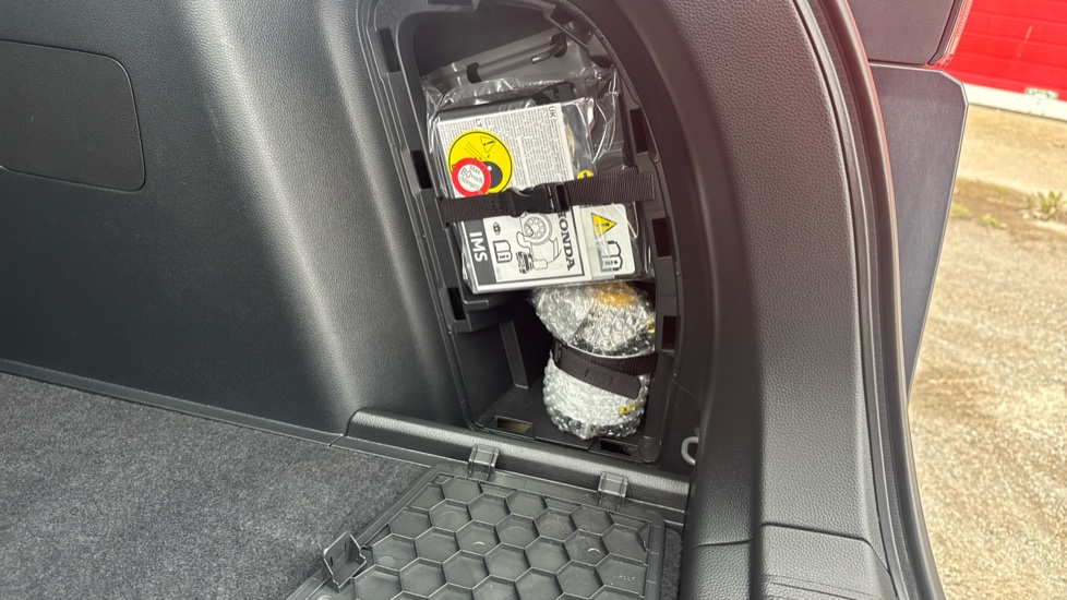 Honda HR-V 1.5 eHEV Elegance 5dr CVT Hybrid Hatchback - Image 22