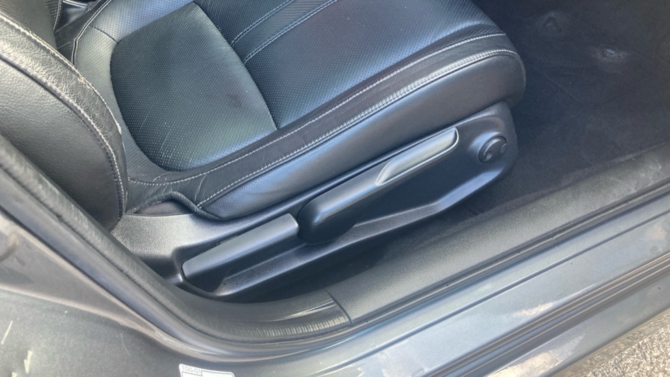 Honda Civic 1.0 VTEC Turbo EX 5dr Petrol Hatchback - Image 28