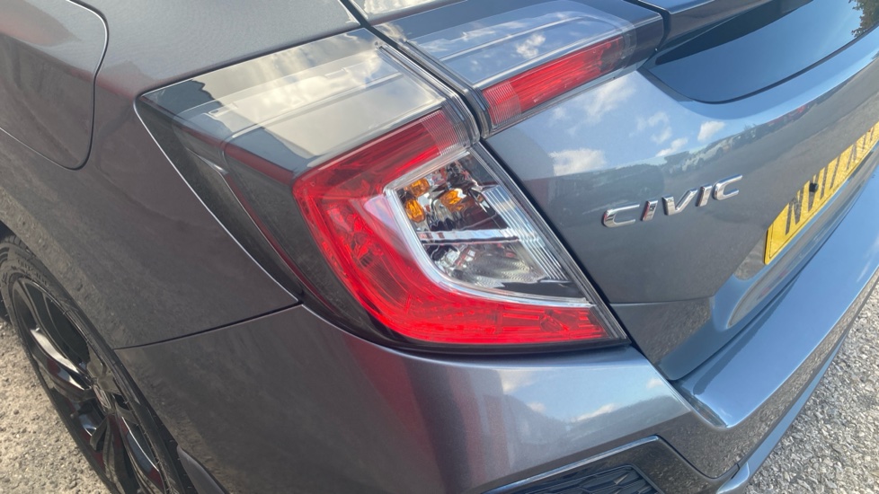 Honda Civic 1.0 VTEC Turbo EX 5dr Petrol Hatchback - Image 33
