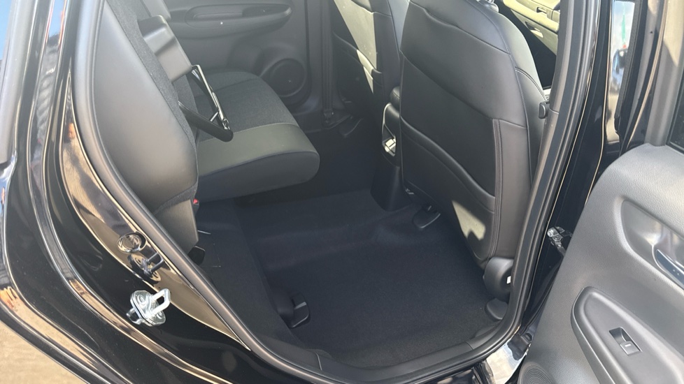 Honda Jazz 1.5 i-MMD Hybrid Advance 5dr eCVT Hybrid Hatchback - Image 33