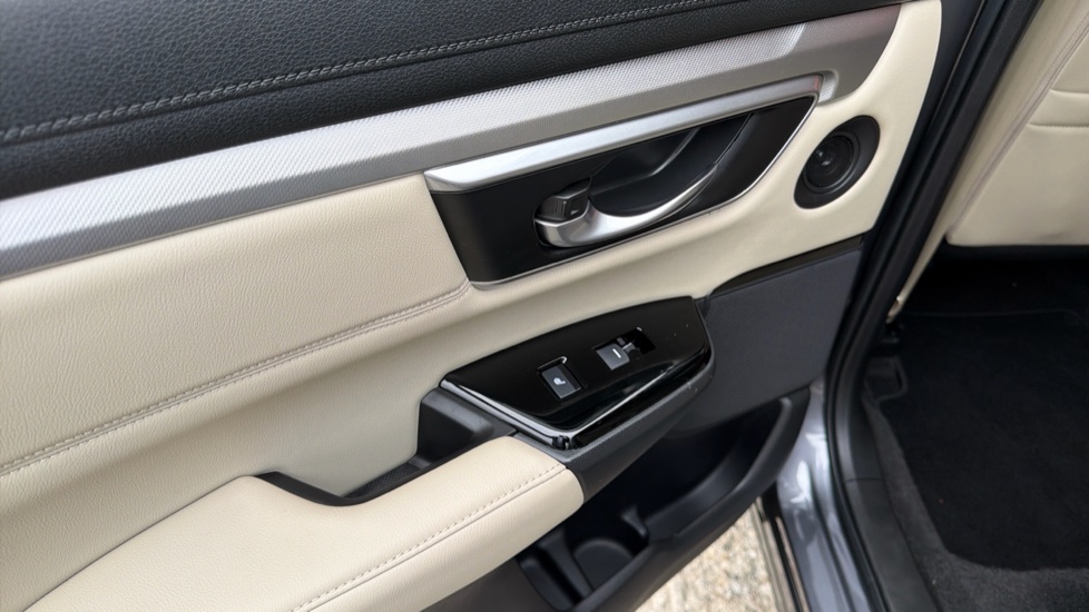 Honda CR-V 2.0 i-MMD Hybrid EX 5dr eCVT Hybrid Estate - Image 16