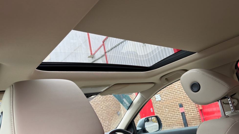 Honda CR-V 2.0 i-MMD Hybrid EX 5dr eCVT Hybrid Estate - Image 19