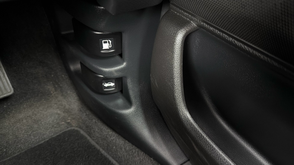 Honda CR-V 2.0 i-MMD Hybrid EX 5dr eCVT Hybrid Estate - Image 31