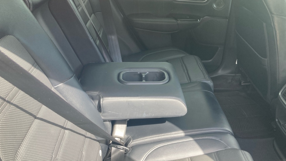 Honda CR-V 2.0 i-MMD Hybrid SR  2WD 5dr eCVT Hybrid Estate - Image 17