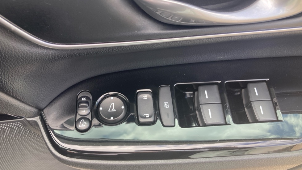 Honda CR-V 2.0 i-MMD Hybrid SR  2WD 5dr eCVT Hybrid Estate - Image 24