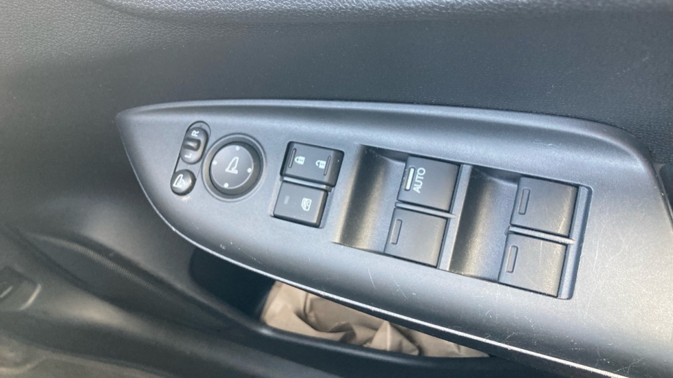 Honda Jazz 1.3 i-VTEC SE 5dr Petrol Hatchback - Image 35