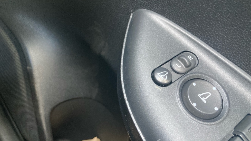 Honda Jazz 1.3 i-VTEC SE 5dr Petrol Hatchback - Image 38