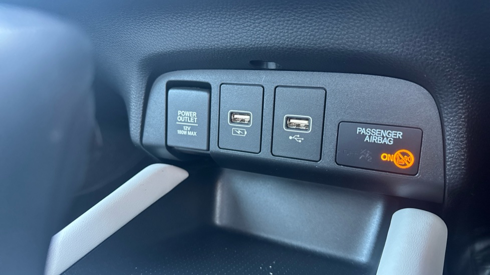 Honda Jazz 1.5 i-MMD Hybrid EX 5dr eCVT Hybrid Hatchback - Image 32