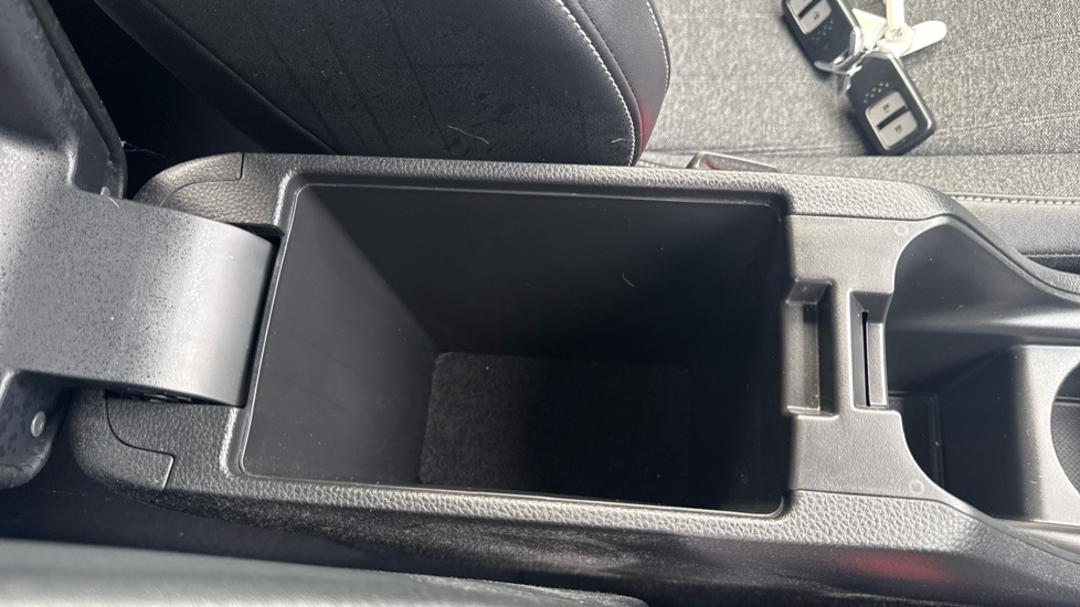 Honda Jazz 1.5 i-MMD Hybrid EX 5dr eCVT Hybrid Hatchback - Image 31
