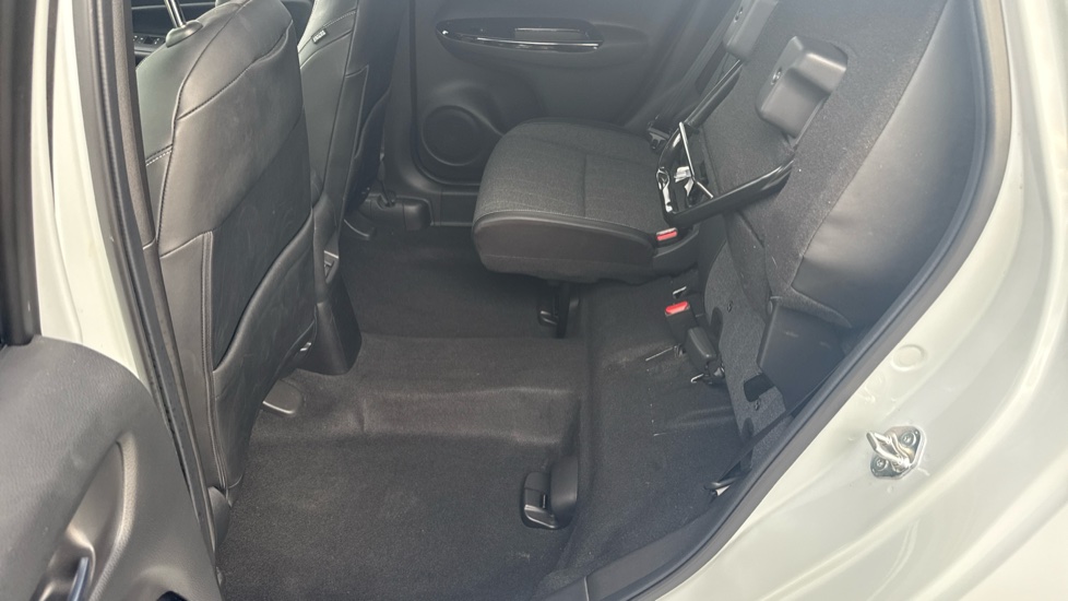 Honda Jazz 1.5 i-MMD Hybrid EX 5dr eCVT Hybrid Hatchback - Image 37