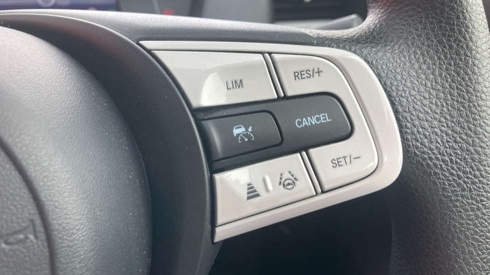 Honda Jazz 1.5 i-MMD Hybrid SE 5dr eCVT Hybrid Hatchback - Image 16