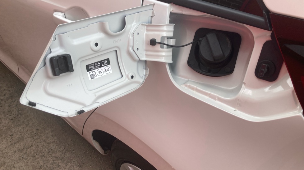 Honda Jazz 1.5 i-MMD Hybrid SE 5dr eCVT Hybrid Hatchback - Image 31