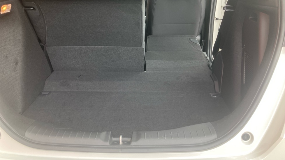 Honda Jazz 1.5 i-MMD Hybrid SE 5dr eCVT Hybrid Hatchback - Image 38