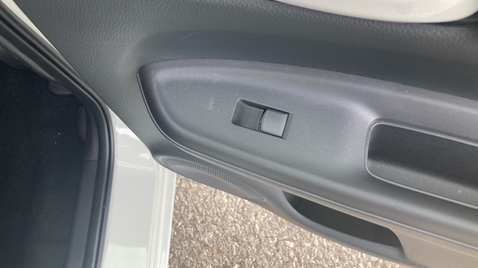 Honda Jazz 1.5 i-MMD Hybrid SE 5dr eCVT Hybrid Hatchback - Image 39