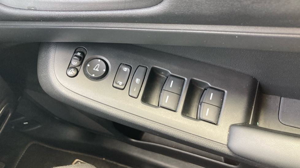 Honda HR-V 1.5 eHEV Elegance 5dr CVT Hybrid Hatchback - Image 23