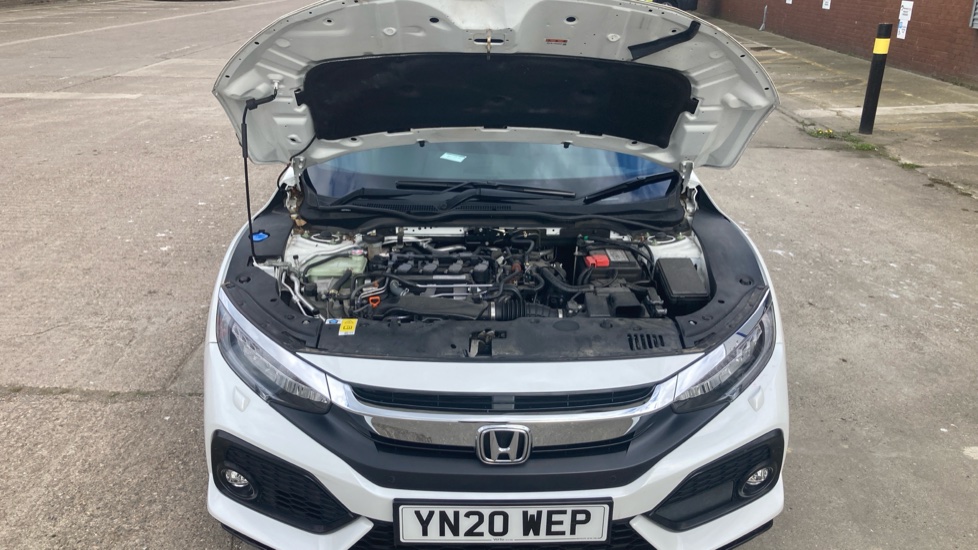 Honda Civic 1.5 VTEC Turbo Prestige 5dr CVT Petrol Hatchback - Image 13
