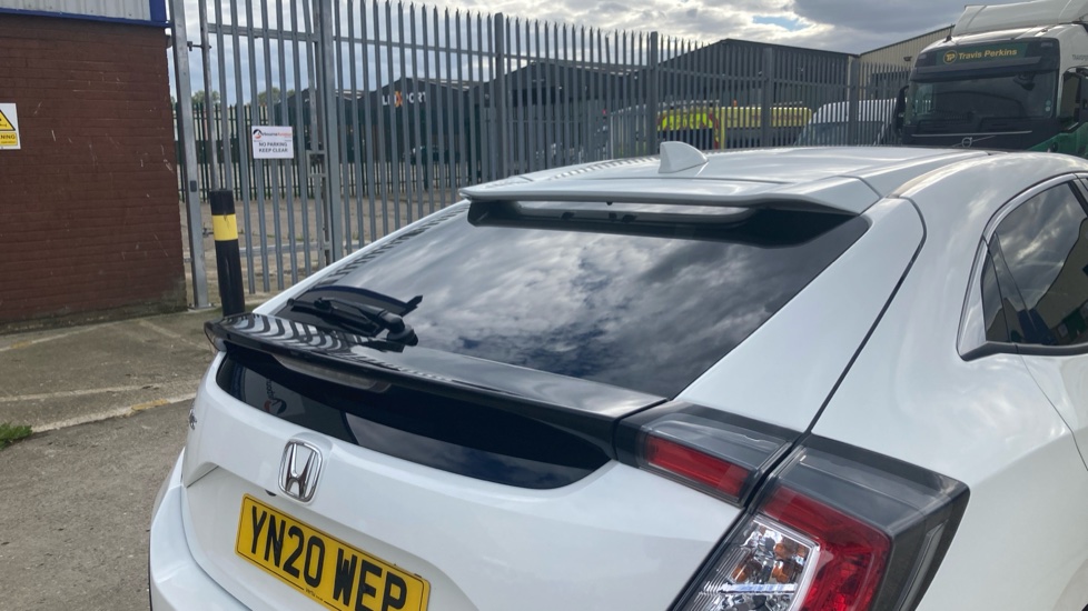 Honda Civic 1.5 VTEC Turbo Prestige 5dr CVT Petrol Hatchback - Image 17