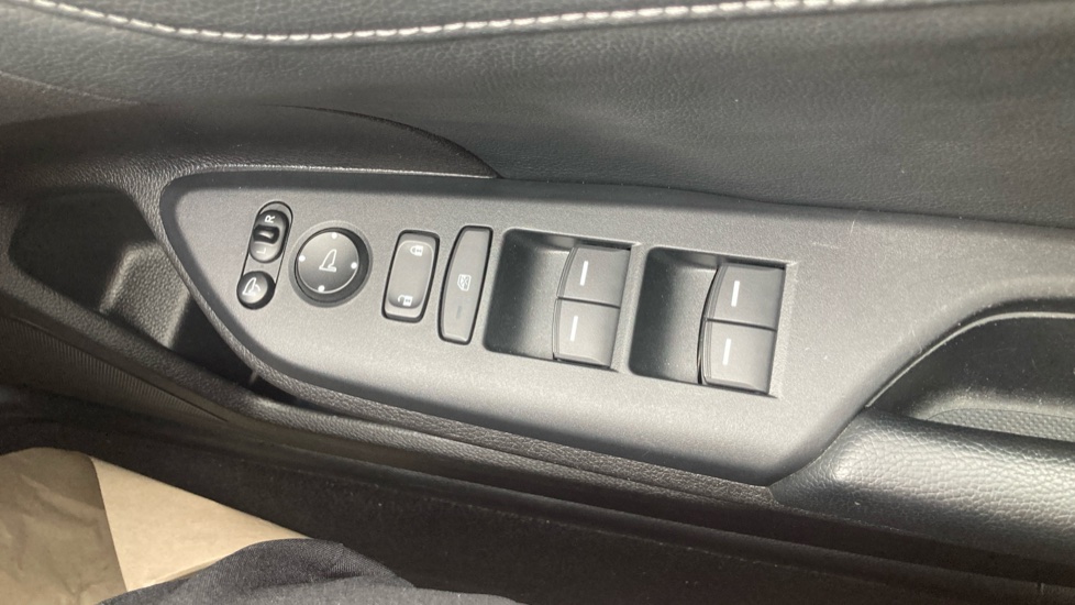 Honda Civic 1.5 VTEC Turbo Prestige 5dr CVT Petrol Hatchback - Image 20