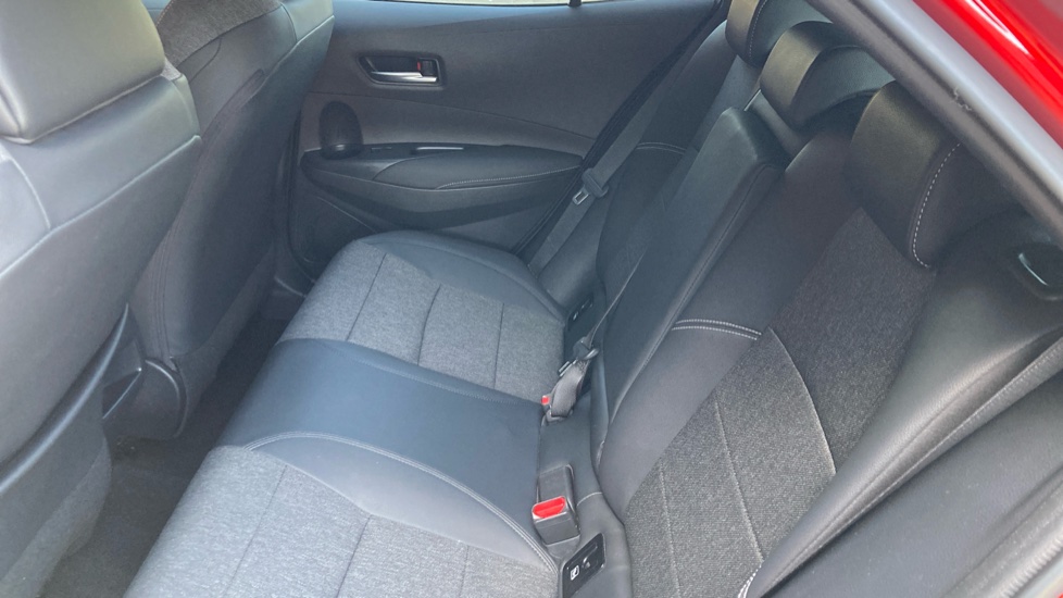 Toyota Corolla 1.8 VVT-i Hybrid Design 5dr CVT Hybrid Hatchback - Image 15