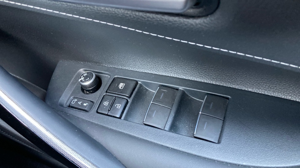 Toyota Corolla 1.8 VVT-i Hybrid Design 5dr CVT Hybrid Hatchback - Image 31