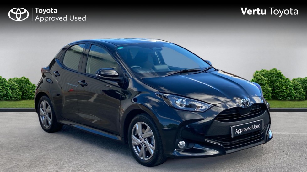 Toyota Yaris 1.5 Hybrid Icon 5dr CVT Hybrid Hatchback - Image 1