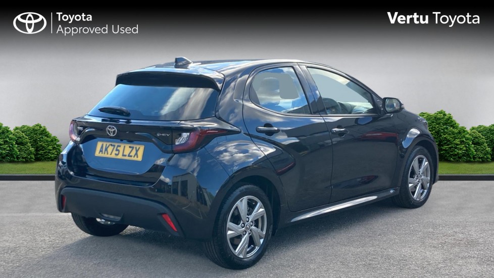 Toyota Yaris 1.5 Hybrid Icon 5dr CVT Hybrid Hatchback - Image 2