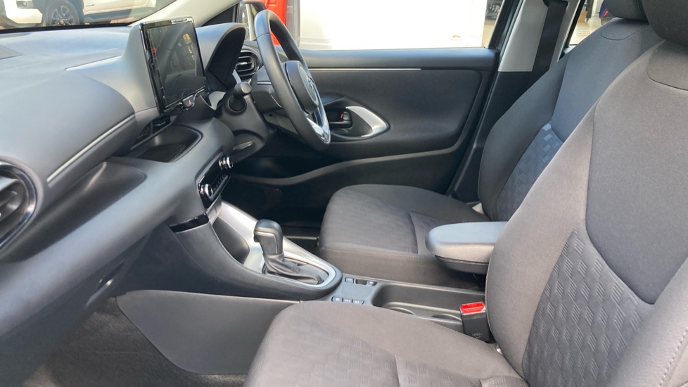 Toyota Yaris 1.5 Hybrid Icon 5dr CVT Hybrid Hatchback - Image 5