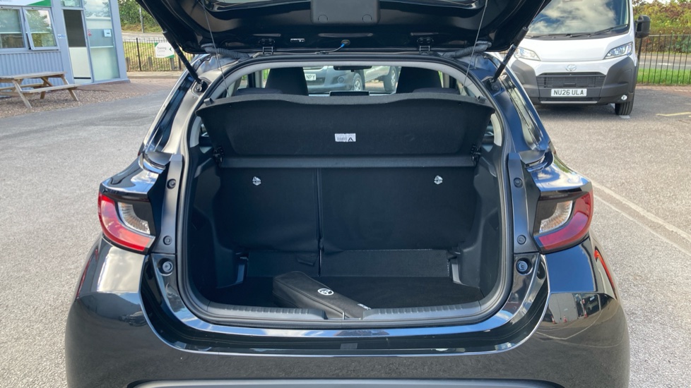 Toyota Yaris 1.5 Hybrid Icon 5dr CVT Hybrid Hatchback - Image 13