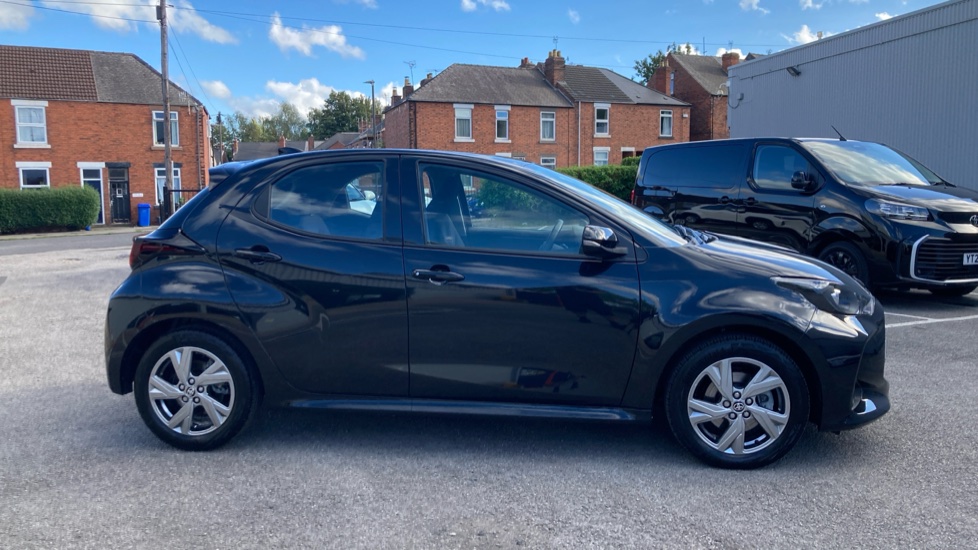 Toyota Yaris 1.5 Hybrid Icon 5dr CVT Hybrid Hatchback - Image 23