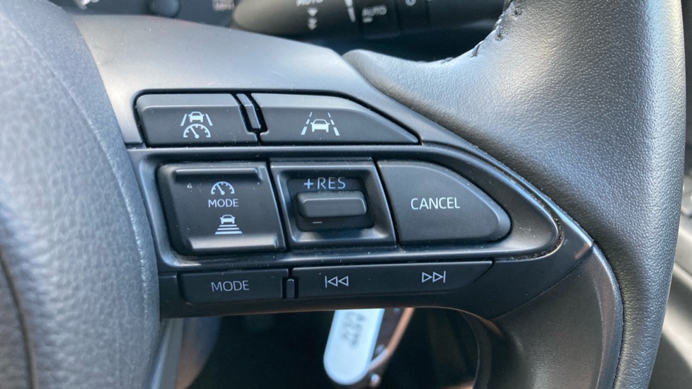 Toyota Yaris 1.5 Hybrid Icon 5dr CVT Hybrid Hatchback - Image 29
