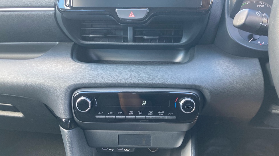 Toyota Yaris 1.5 Hybrid Icon 5dr CVT Hybrid Hatchback - Image 31