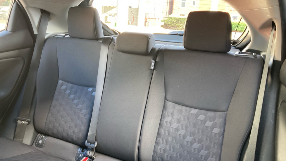 Toyota Yaris 1.5 Hybrid Icon 5dr CVT Hybrid Hatchback - Image 37