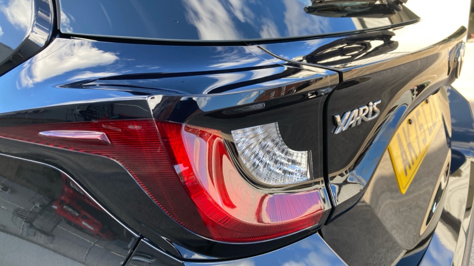 Toyota Yaris 1.5 Hybrid Icon 5dr CVT Hybrid Hatchback - Image 39
