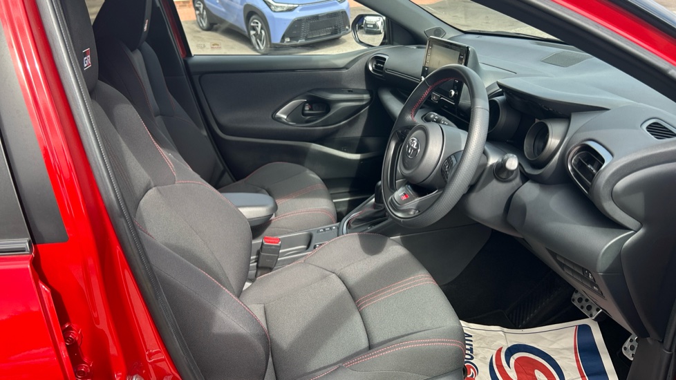 Toyota Yaris 1.5 Hybrid GR Sport 5dr CVT Hybrid Hatchback - Image 12
