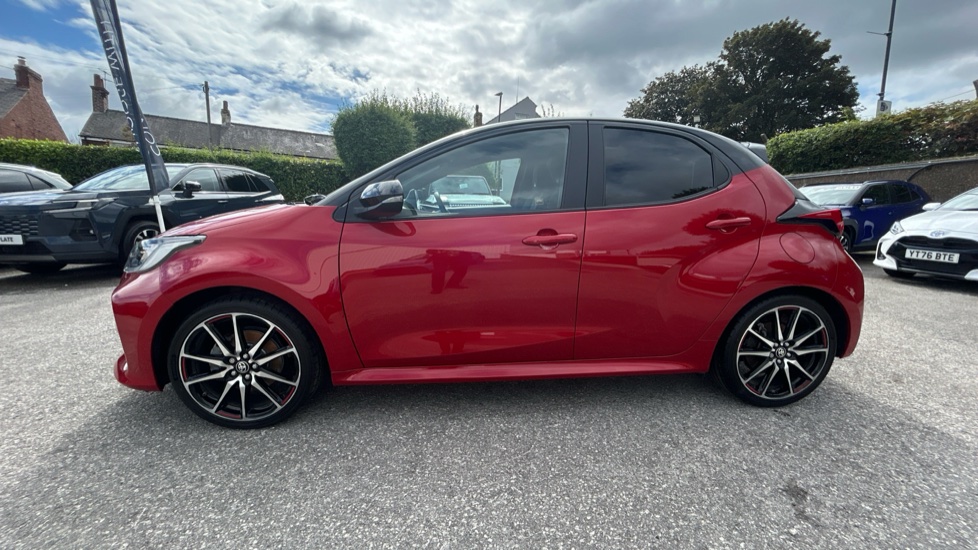 Toyota Yaris 1.5 Hybrid GR Sport 5dr CVT Hybrid Hatchback - Image 24