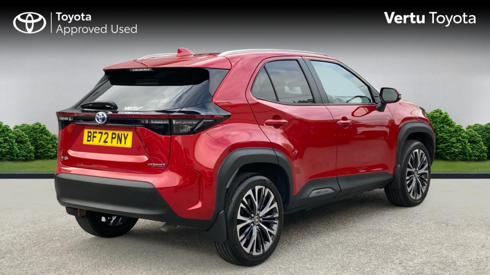 Toyota Yaris Cross 1.5 Hybrid Excel 5dr CVT Hybrid Estate - Image 2