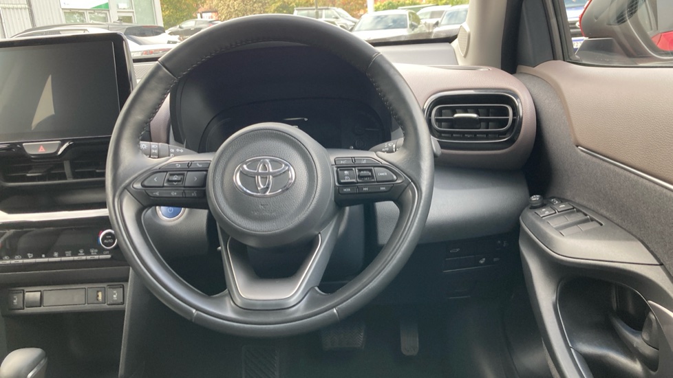 Toyota Yaris Cross 1.5 Hybrid Excel 5dr CVT Hybrid Estate - Image 10