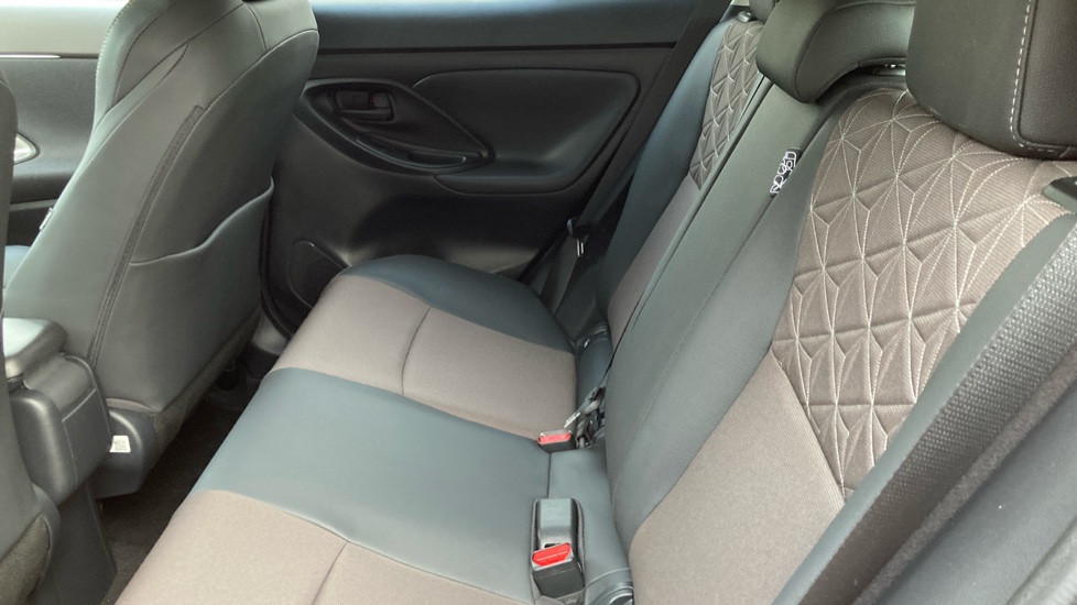 Toyota Yaris Cross 1.5 Hybrid Excel 5dr CVT Hybrid Estate - Image 15