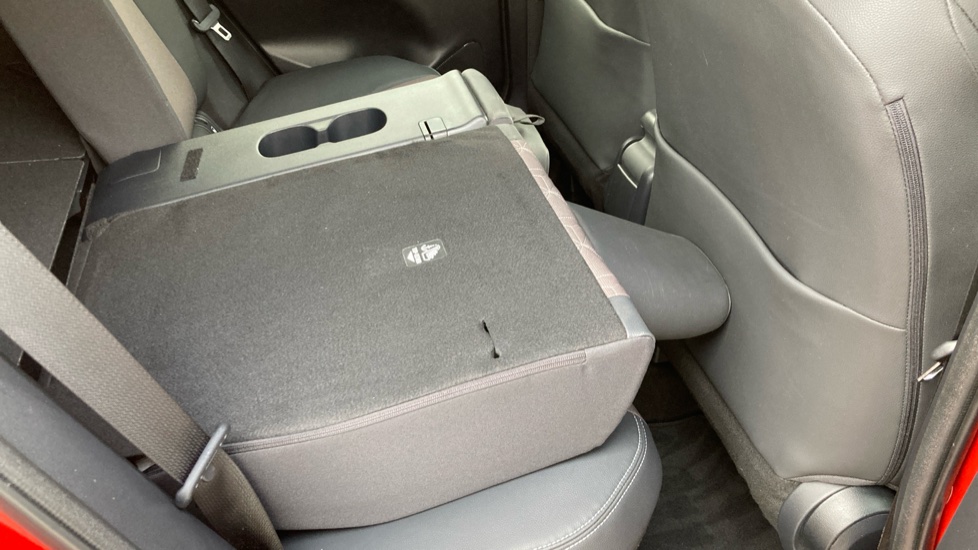 Toyota Yaris Cross 1.5 Hybrid Excel 5dr CVT Hybrid Estate - Image 18