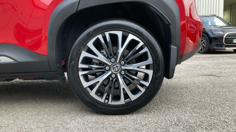 Toyota Yaris Cross 1.5 Hybrid Excel 5dr CVT Hybrid Estate - Image 25