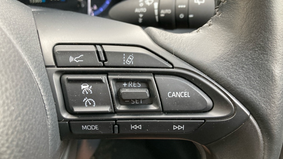 Toyota Yaris Cross 1.5 Hybrid Excel 5dr CVT Hybrid Estate - Image 29