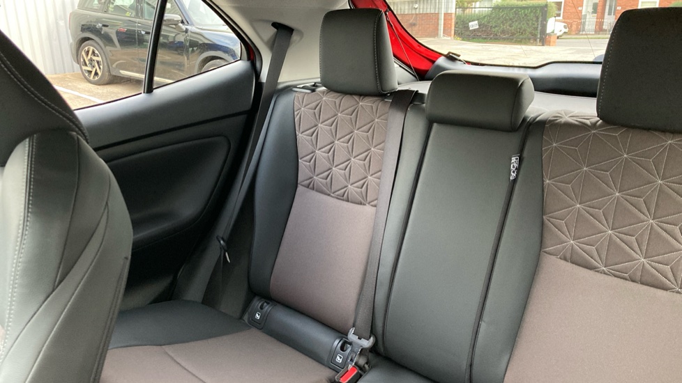 Toyota Yaris Cross 1.5 Hybrid Excel 5dr CVT Hybrid Estate - Image 41